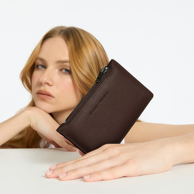 Status Anxiety Avoiding Things Women's Leather Wallet Cocoa