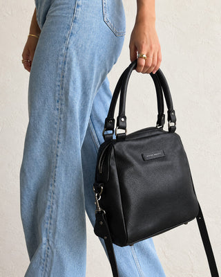 Last-Mountains-Bag-Black-Image-3