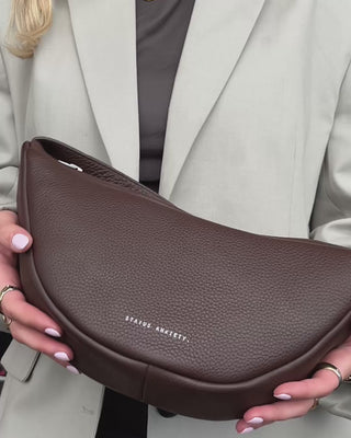 Glued To You-Bag-Cocoa-Video-2
