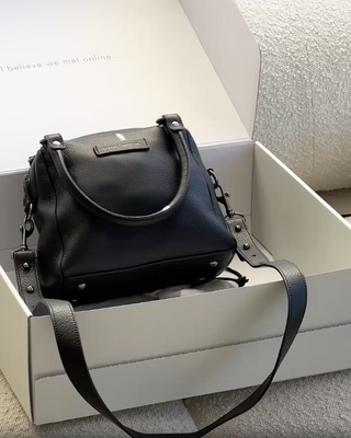 Mini Mountains-Bag-black-Video-2