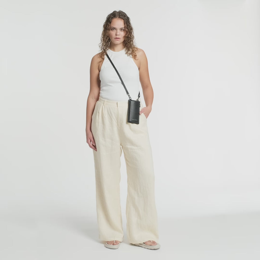 Status Anxiety Voyager Women's Leather Bag Khaki
