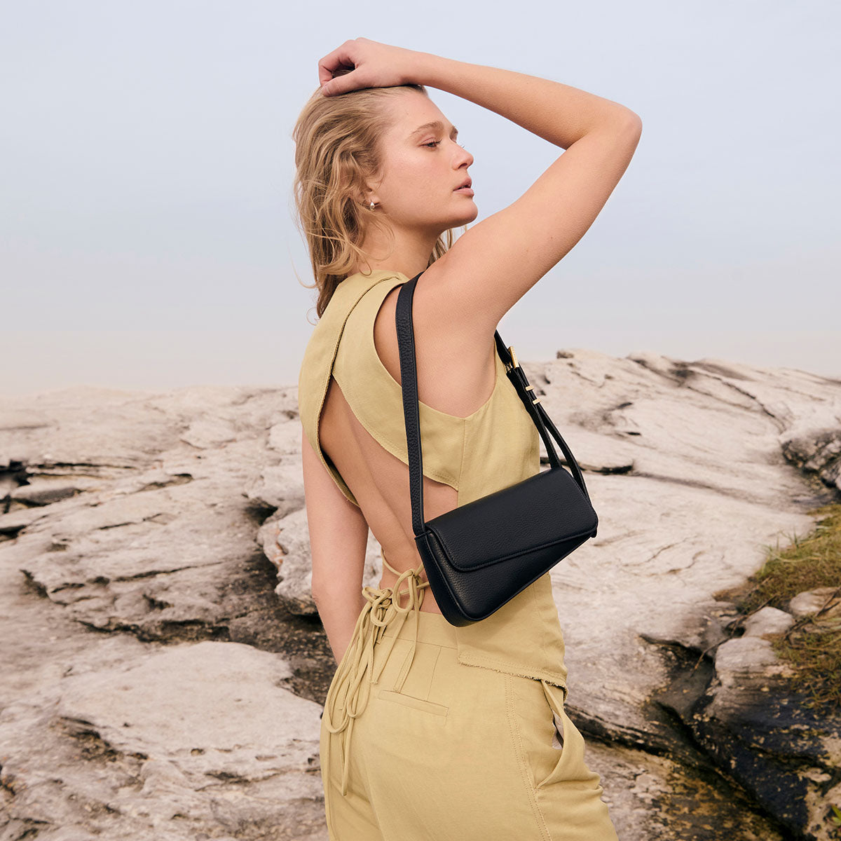 Status Anxiety Overnight Obsession Women's Leather Bag Black/Gold