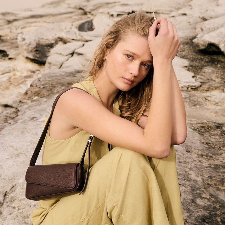 Status Anxiety Overnight Obsession Women's Leather Bag Cocoa/Gold