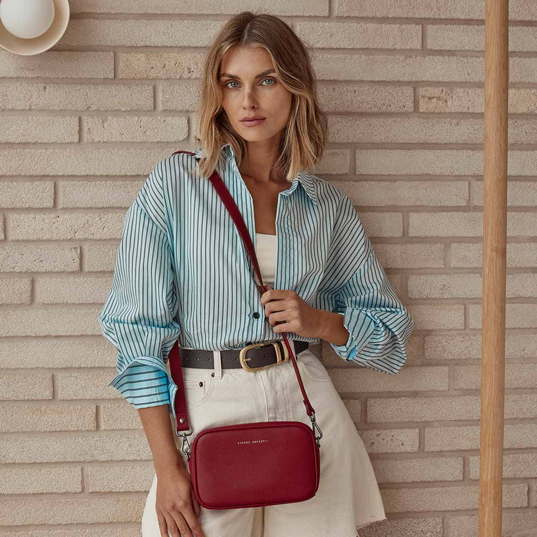 Status Anxiety Plunder With Dual Straps Rouge