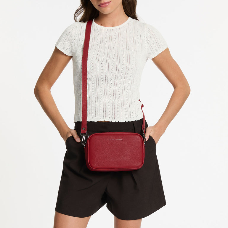 Status Anxiety Plunder With Dual Straps Rouge