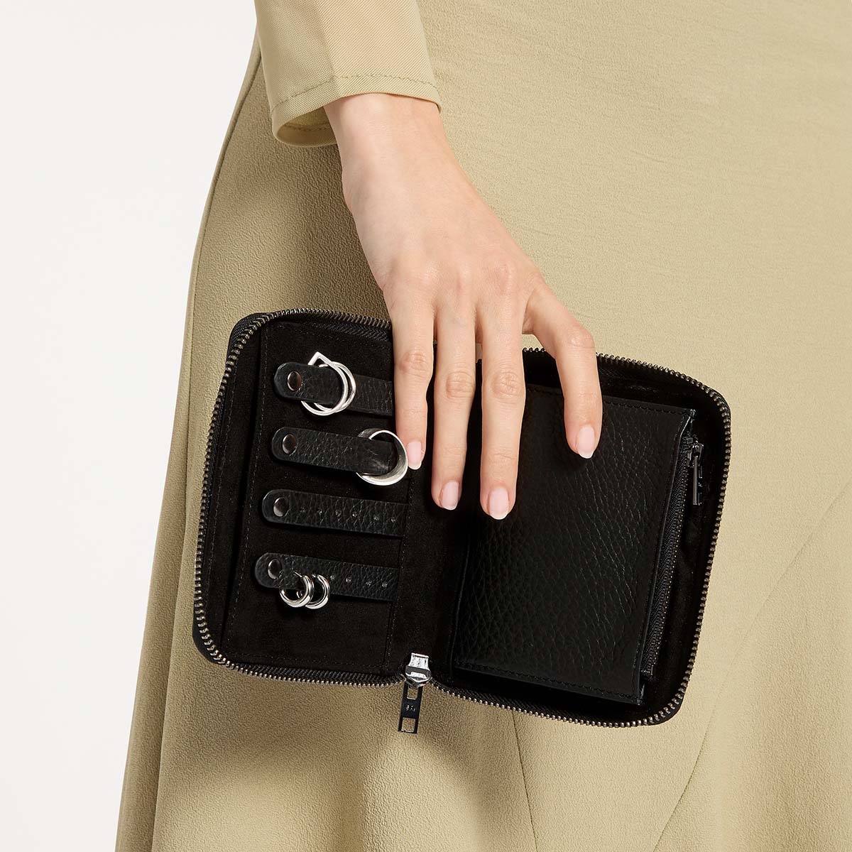 Status Anxiety Change Always Comes Jewellery Case Black