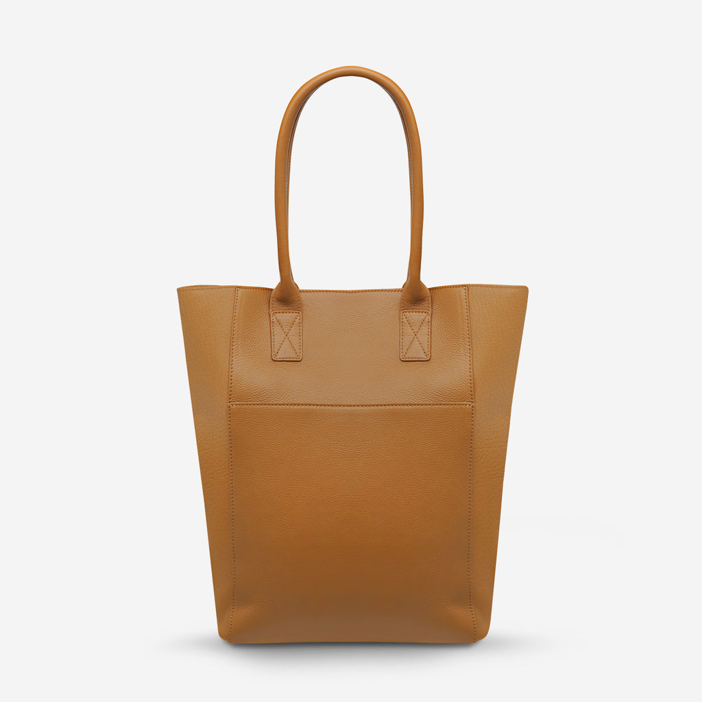 Abscond Women's Tan Leather Tote Bag | Status Anxiety®