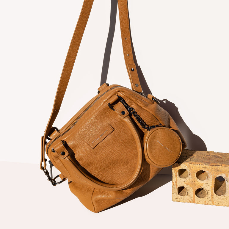 Last Mountains Women's Tan Leather Handbag | Status Anxiety®